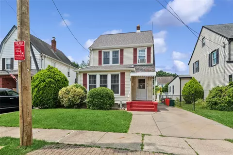 35 Juniper Ave, North Hempstead, NY 11501