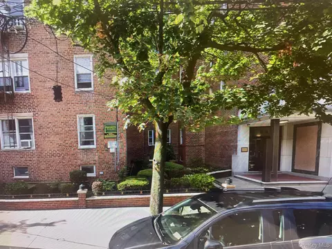 65-70 Booth St #2B, New York, NY 11374