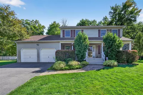 11 Whitman Pl, Monroe, NY 10950