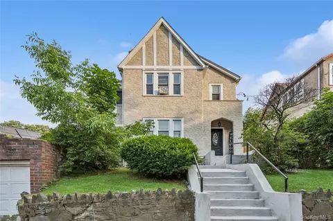 222 E 4th St, Mount Vernon, NY 10553
