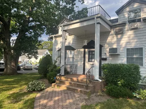 390 Atlantic Ave, East Rockaway, NY 11518