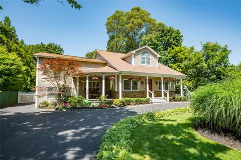 122 Cambon Ave, Saint James, NY 11780