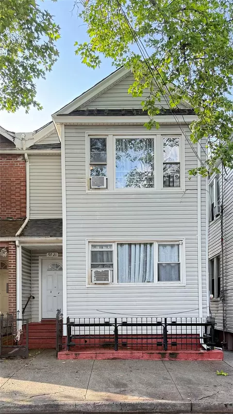 9721 Alstyne Ave, New York, NY 11368