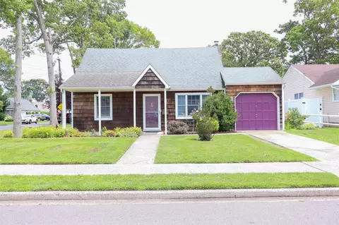 594 Central Ave, Massapequa, NY 11758