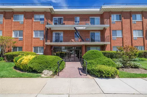 85 S Centre Ave #A17, Rockville Centre, NY 11570