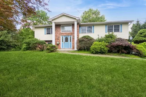 2 Demarest Rd, Ramapo, NY 10977