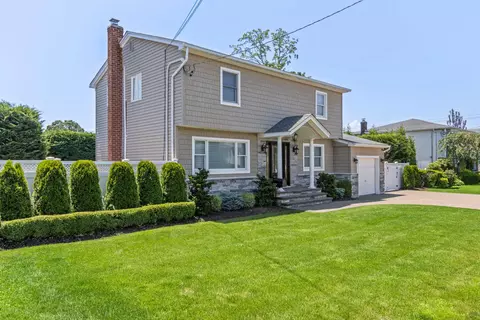 5 Miami Rd, Bethpage, NY 11714