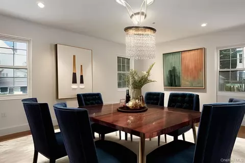 119 Rochelle Sts, New York, NY 10464