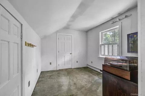 Bedroom - 2 Gerri Ct, Wallkill, NY 12589 photo 4 of 5