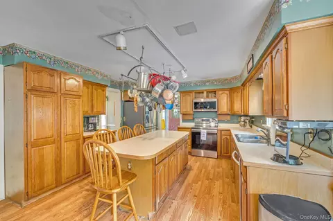 Kitchen - 2 Gerri Ct, Wallkill, NY 12589 photo 2 of 3