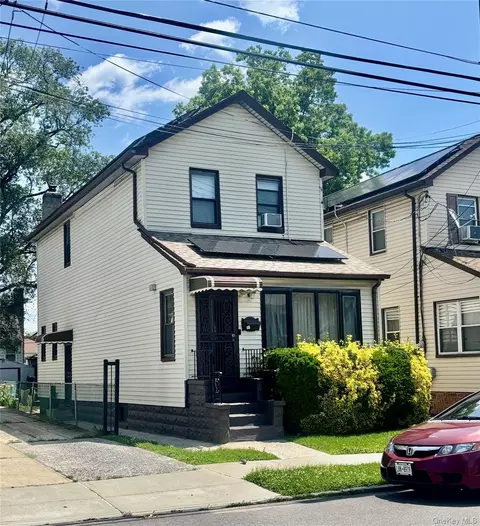 12133 Grayson St, New York, NY 11413