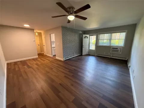 77 Adams Rd #1D, Central Islip, NY 11722