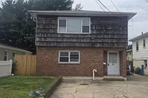16 August Ave, Bayville, NY 11709