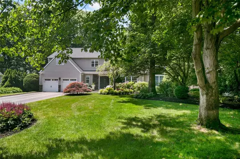 23 Wildflower Dr, Kings Park, NY 11754