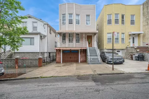 845 Kinsella St, New York, NY 10462