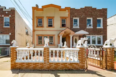 31-30 100 St, New York, NY 11369