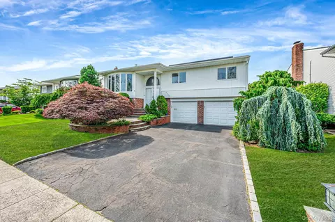 3429 Courtney Pl, Baldwin, NY 11510