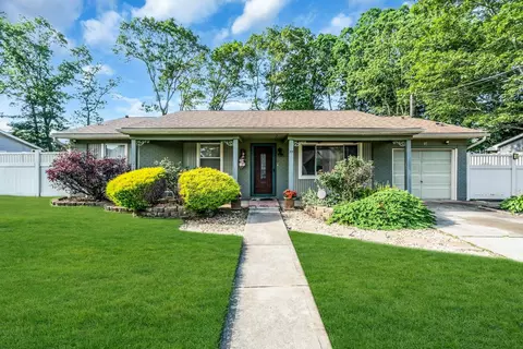 85 Williams Ave, Amityville, NY 11701