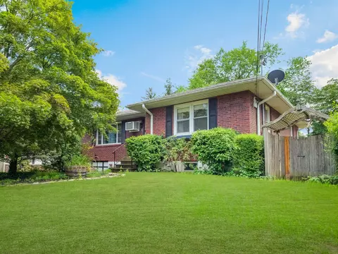 19 E Orchard St, Clarkstown, NY 10954