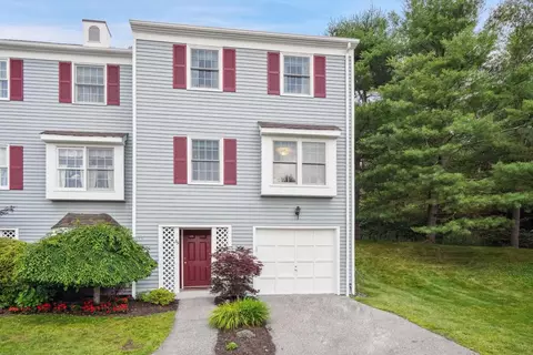 55 Winterberry Cir, Lewisboro, NY 10518