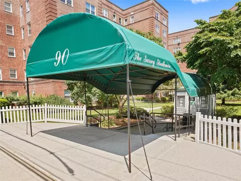 90 Bryant Ave #3DA, White Plains, NY 10605