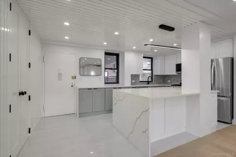 4705 Henry Hudson Pkwy W #6J, New York, NY 10471