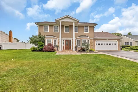 133 Pace Dr S, West Islip, NY 11795