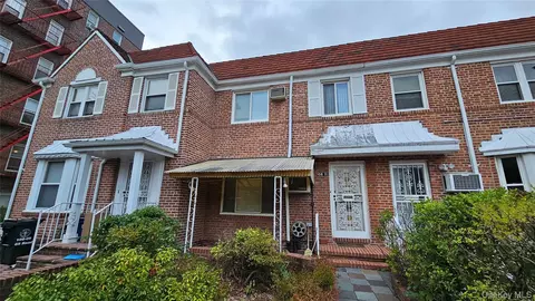 10811 65th Rd, New York, NY 11375
