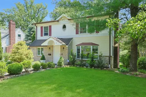 9 Dogwood Dr, Scarsdale, NY 10583