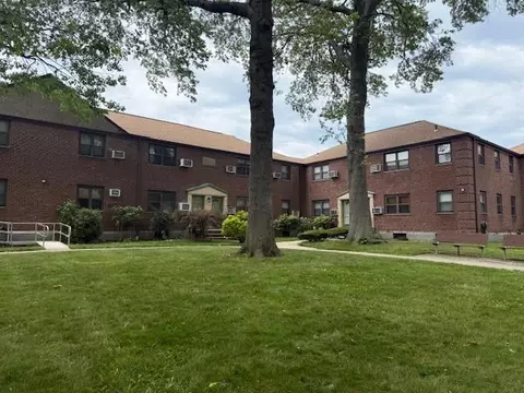 57-21 246th Cres #B2-7 UPPER, Douglaston, NY 11362