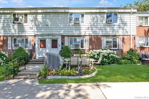 227-03 88th Ave # 43-7, New York, NY 11427