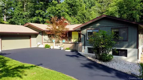2 Innsbruck Blvd, East Fishkill, NY 12533
