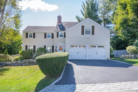 99 Rockingchair Rd, Greenburgh, NY 10607