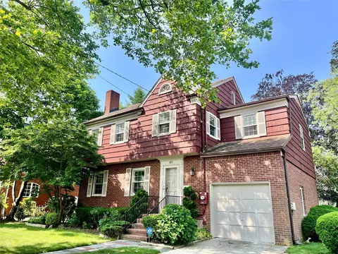 41 Derby Ave, Cedarhurst, NY 11516