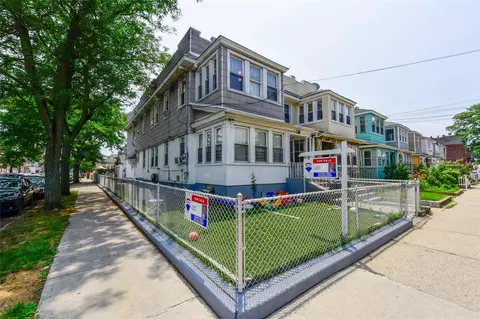 11418 103rd Ave, South Richmond Hill, NY 11419