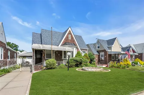 13144 Francis Lewis Blvd, New York, NY 11413