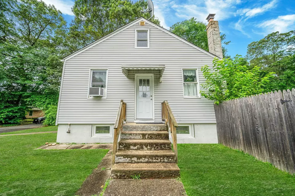 Exterior - 326 Concord St, Dix Hills, NY 11746 photo 3 of 7