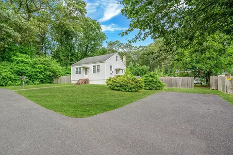 Other - 326 Concord St, Dix Hills, NY 11746 photo 1 of 7