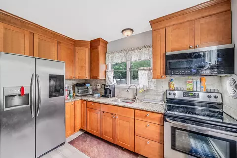 Kitchen - 326 Concord St, Dix Hills, NY 11746 photo 1 of 2