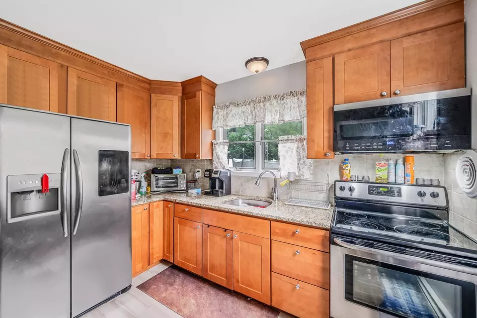 Kitchen - 326 Concord St, Dix Hills, NY 11746 photo 1 of 2