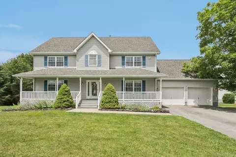 7 Park Cir, Florida, NY 10921