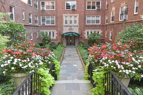 250 Bronxville Rd #2C, Yonkers, NY 10708
