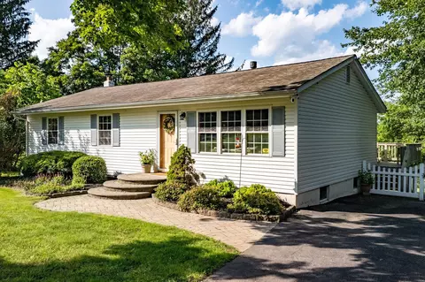 62 Egbertson Rd, Hamptonburgh, NY 10916
