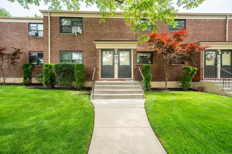 218-12 73rd Ave #401A1, Oakland Gardens, NY 11364