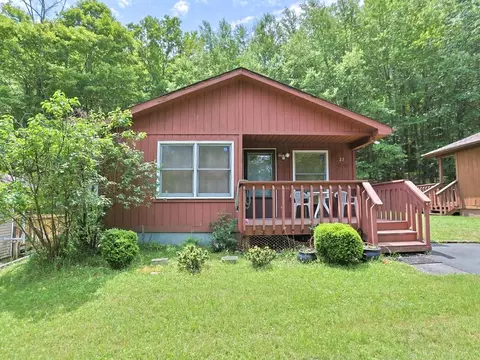 27 Timber Hill Ln, South Fallsburg, NY 12779