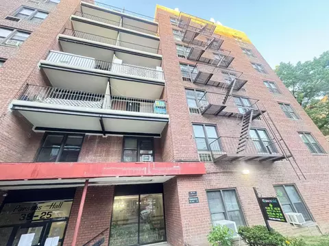 3825 Parsons Blvd #4P, Flushing, NY 11354