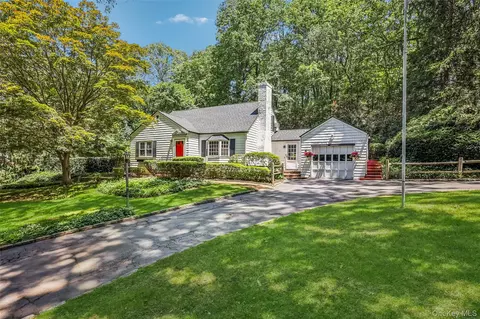6 Cold Spring Ln, Huntington, NY 11743