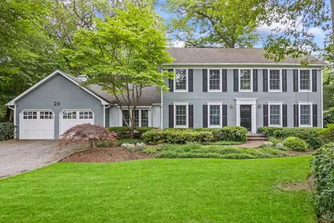28 Buckingham Meadow Rd, Setauket, NY 11733