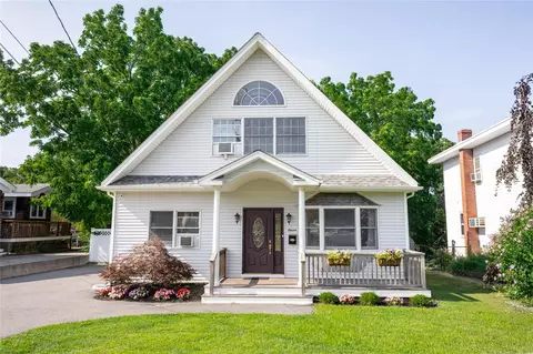 11 Purick St, Blue Point, NY 11715