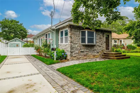 424 Albermarle Ave, Bellmore, NY 11710